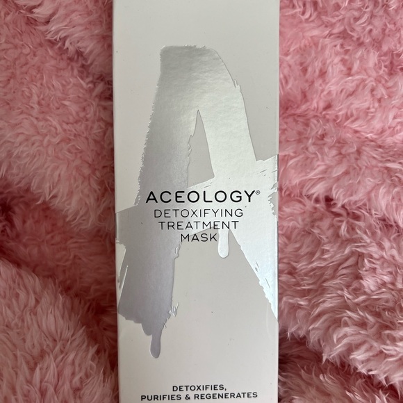 Aceology Detoxifying Treatment Mask - Picture 2 of 11